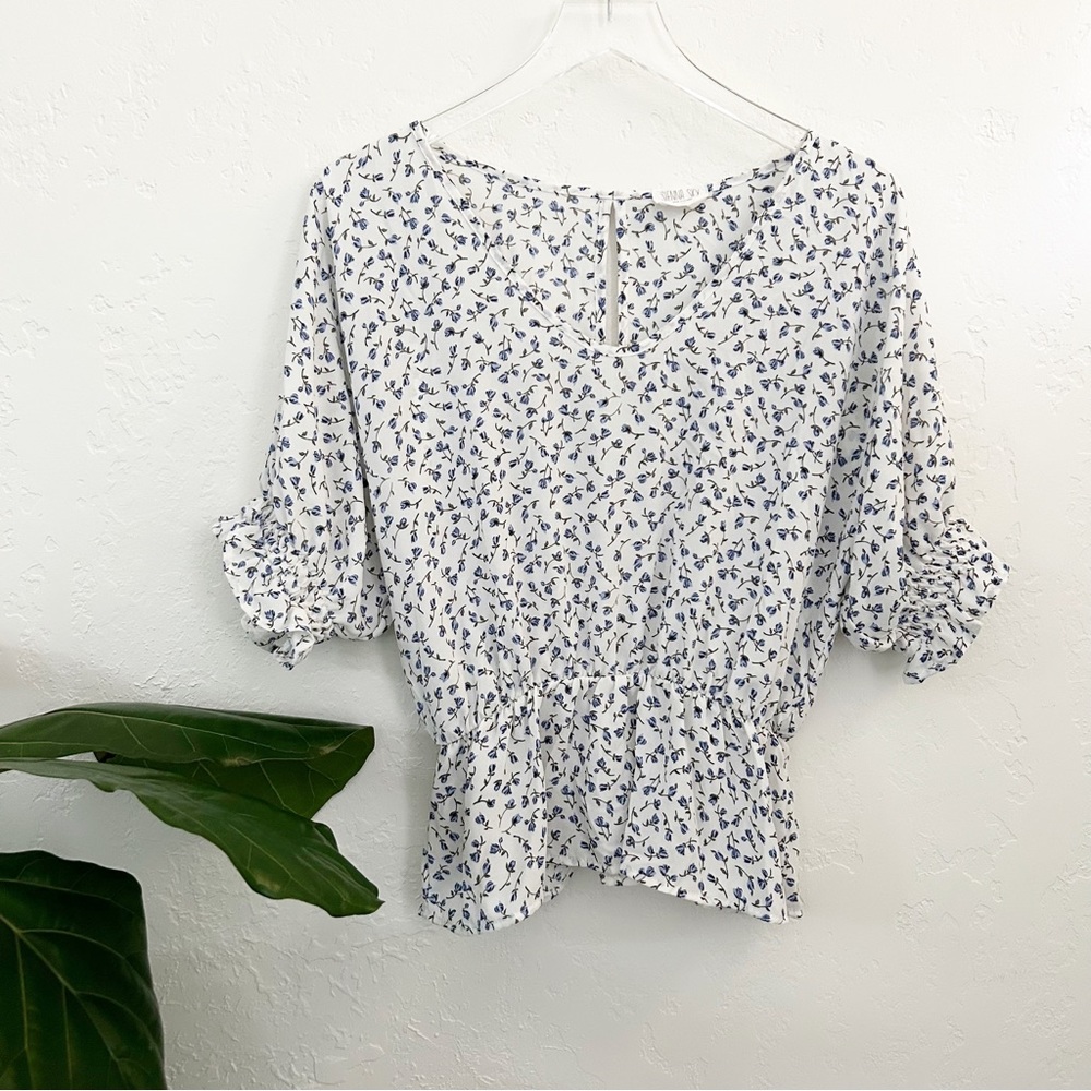 Sienna Sky Short Sleeve Floral V-Neck Top Size M